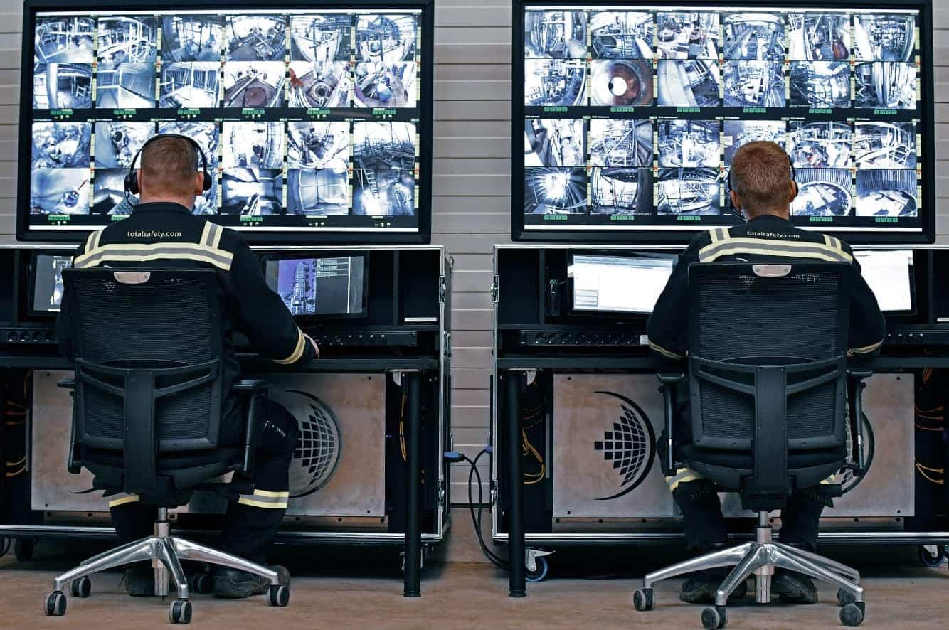 Men Using Safetek SmartMonitor System